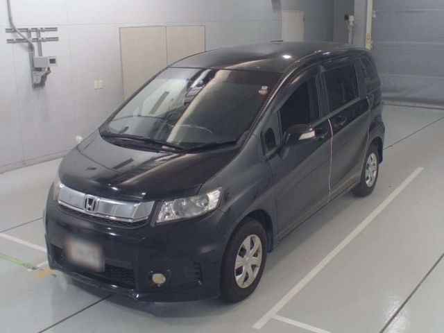 33121 Honda Freed spike GB3 2014 г. (CAA Chubu)